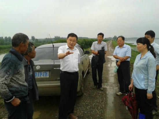 明光市委书记许光友深入部分乡镇街道调研指导防汛工作