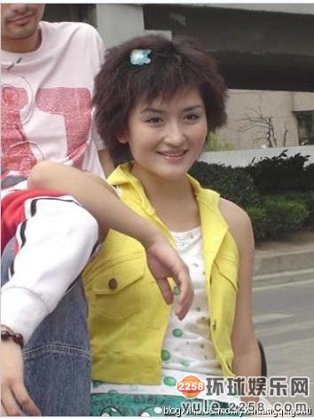 谢娜晒花衣青涩照<em>偶像</em>是巩俐 <em>丫鬟</em>专业户变身
