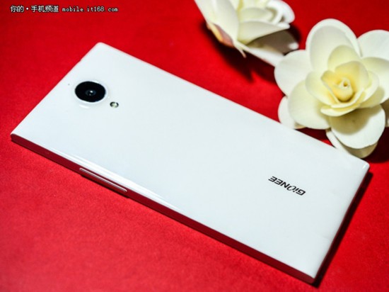 1600万像素高颜值 金立E7手机仅售999元