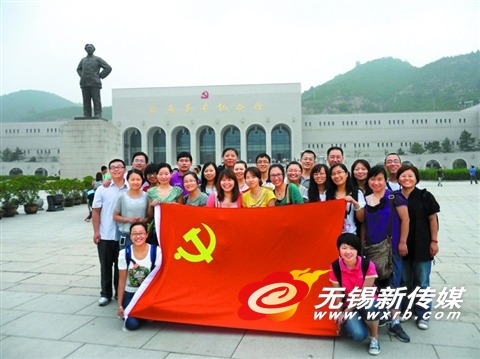新冠结束后的美国经济总量_新冠病毒美国(2)