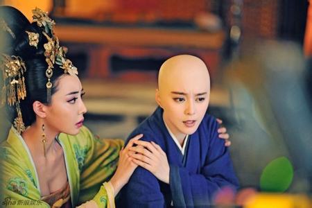 范冰冰完美光头造型真相曝光 林志玲光头也很