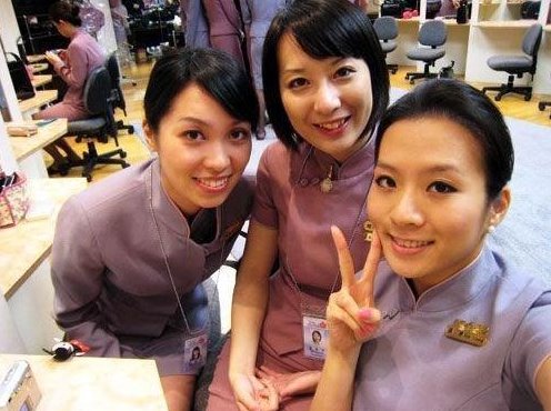 揭秘<em>空姐</em>真实<em>收入</em>和入职要求 <em>一个月</em>所剩无几