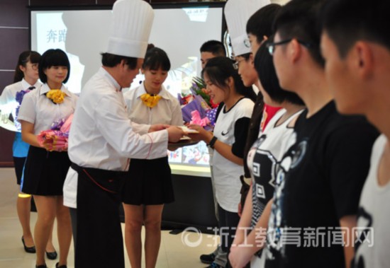 浙江2015年首批高考录取通知书送出 单考单招