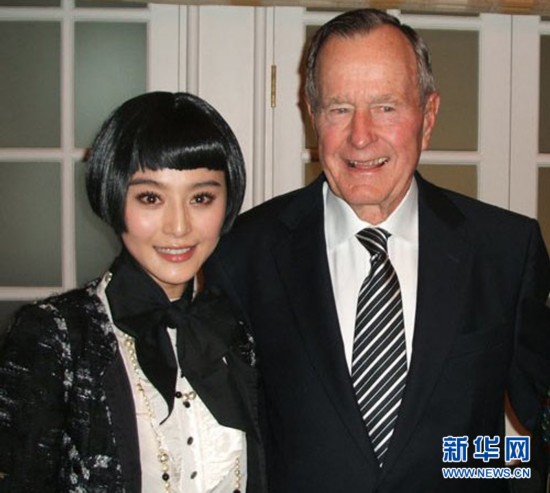 穿越时空的明星合影!卓别林和梅兰芳合影曝光