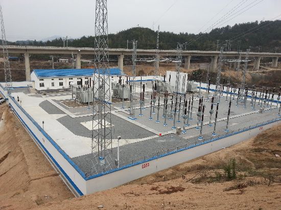 图为中铁电气化局北京建筑公司承建的旌德牵引变电所