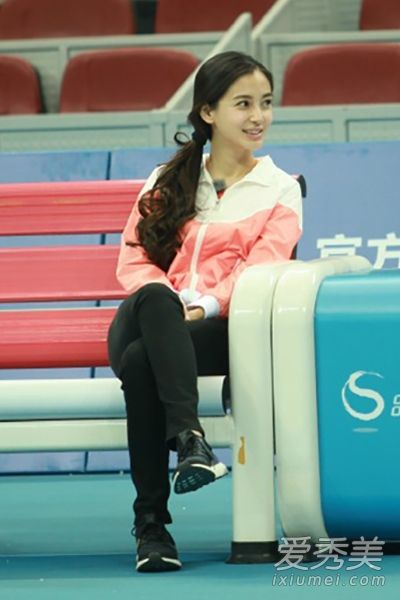 跑男2收官了 学Angelababy运动装搭配