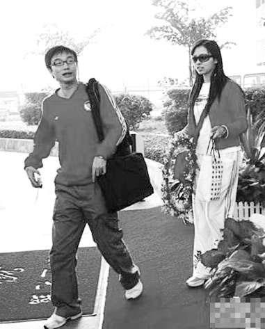 张靓颖男友 冯柯前妻 曝光 细扒张靓颖前后恋情