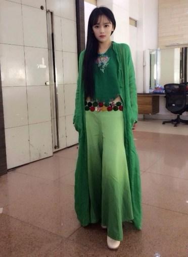 女神南笙整容惨变蛇精 前后对比照片曝光