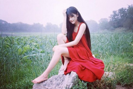 女神南笙整容惨变蛇精 前后对比照片曝光