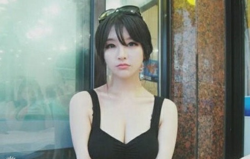 美女直播脱内衣内裤_美女内衣内裤半脱图片