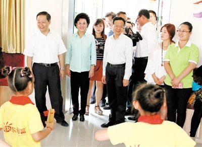 携手共谋发展 并肩同创未来--广西党政代表团在