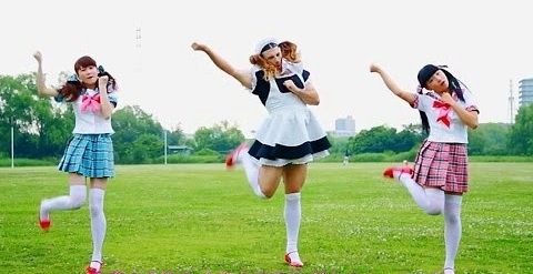 　　黑宫丽 日本蓄须大叔扮少女劲歌热舞 网友称闪瞎眼--日本频道--人民网