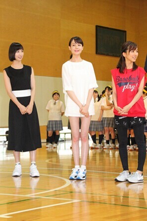 筱田麻里子宣传电影 与女高中生玩捉鬼游戏