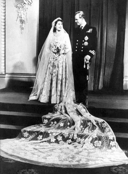 洲女王们的美丽人生:菲利普亲王放弃继承权娶