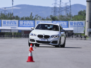 ֵȤ 2015M135i