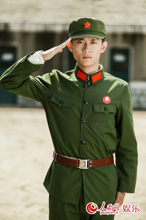 《大熔炉》张一山当尖子兵 王莎莎演彪悍村姑