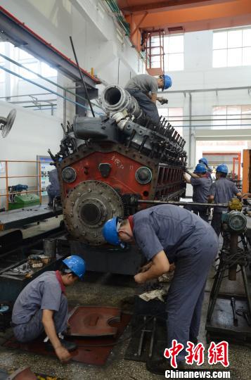 广铁医生诊断火车头心脏备战暑运