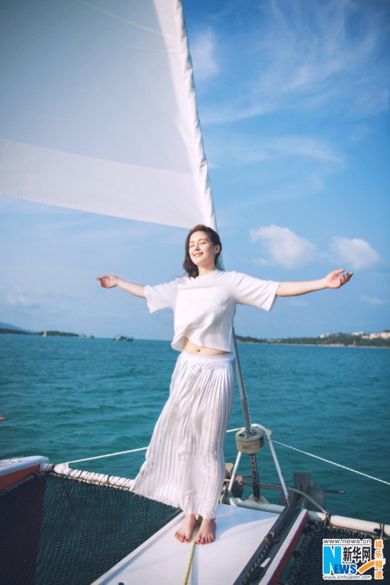 王力可苏梅岛特辑曝光 变人鱼公主清新脱俗--甘