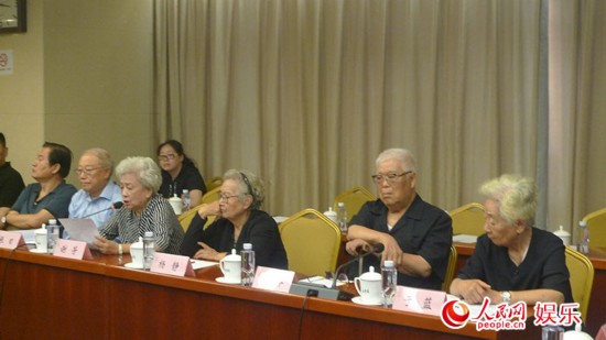 谢铁骊追思会 谢芳泪诵经典台词忆“最后一位离世..