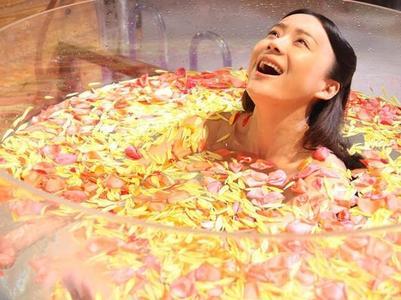 <em>袁姗姗</em>逆袭成<em>马甲线</em>女神 揭被指滚出娱圈真相