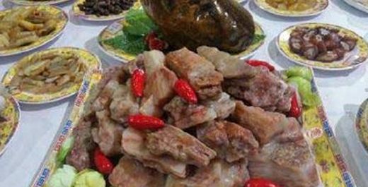 昆明現天價奇石宴