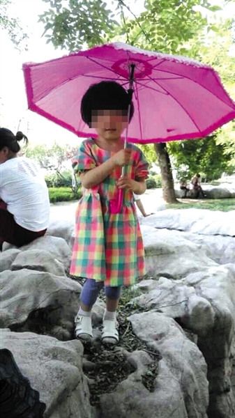 三岁女童被幼儿园园长遗忘车内9小时死亡(图)