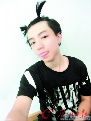 tfboys变搞笑演员 王俊凯卖萌扎小辫子