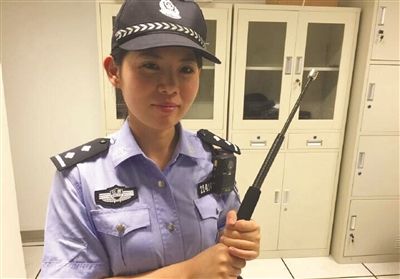 地铁不是擂台! 十八般兵器不能带进站