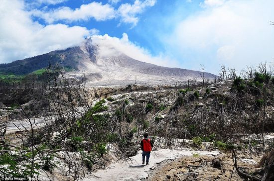全球火山活跃喷发 多班飞机停运(高清组图)