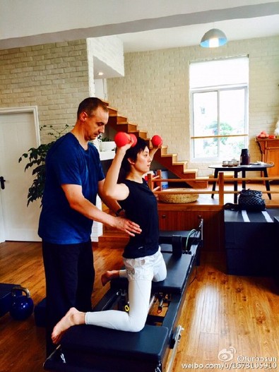 马甲女王袁珊珊演讲正能量爆棚 揭秘健身房中