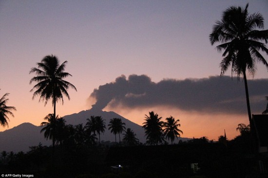 全球火山活跃喷发 多班飞机停运(高清组图)