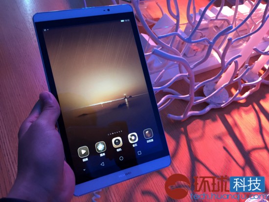 感觉就像放大的P8!华为M2平板新机发布