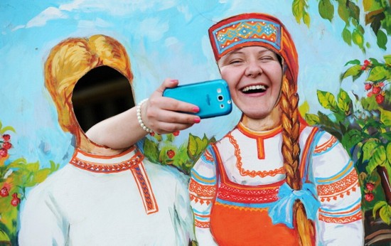 俄罗斯进行安全自拍教育活动 呼吁谨慎自拍(高