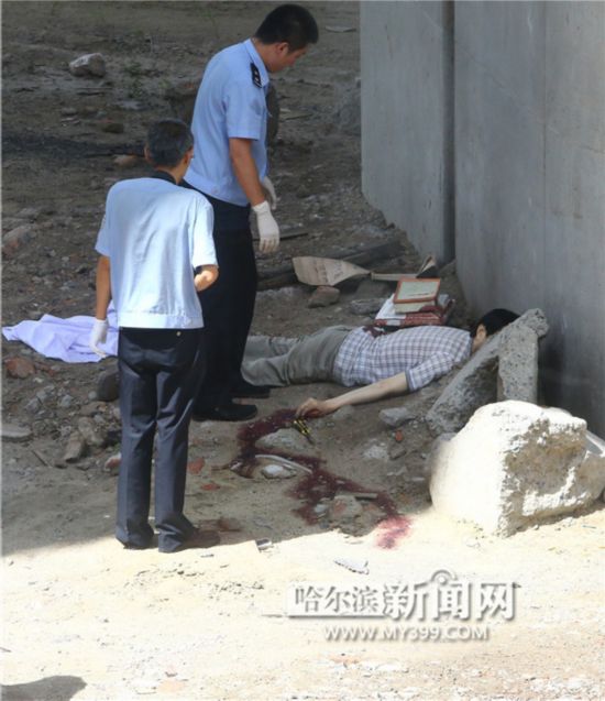 哈尔滨松花江特大桥工地发现男尸 遗体裤兜里翻出遗书