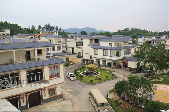 上林县创新帮扶模式 产业化精准扶贫促群众增