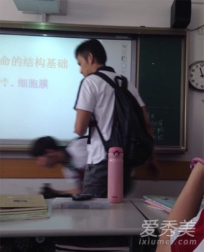 钟汉良《我去上学啦》 背书包的样子萌萌哒(图