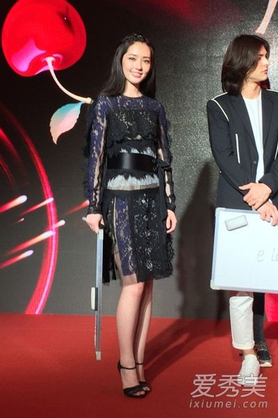 《小时代4》热映 杨幂郭碧婷衣品颜值PK(图)