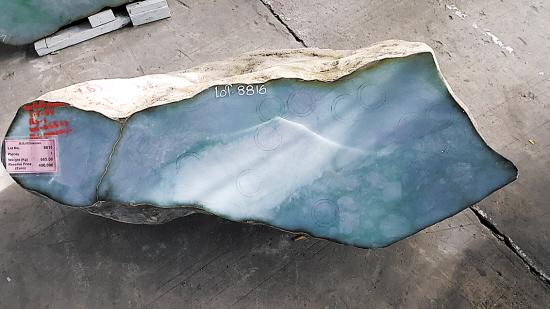 翡翠原石价格结束飙升态势 低档原石价格猛跌