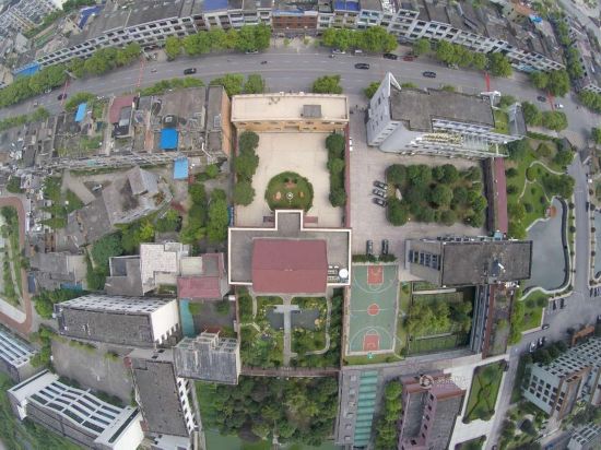 王林"王府"成当地旅游景点 内设"后花园"