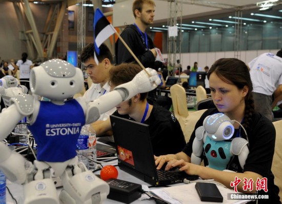 机器人世界杯合肥开赛 2000多名选手参与角逐