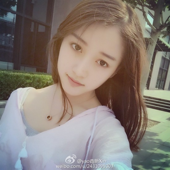 中戏美女学霸刘垚昕网络爆红,被成为中戏的新校花