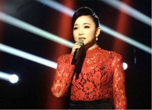 王莉《夏日的玫瑰》 倾情唱响《天天把歌唱》