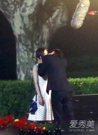 传杨幂吻戏遭李易峰摸胸 刘恺威黑脸发怒(组图