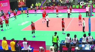 香港球馆赛前误播国歌 女排中断热身行注目礼