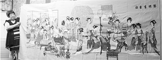 55岁男子绣出巨幅“十八仕女图”运用105种彩线