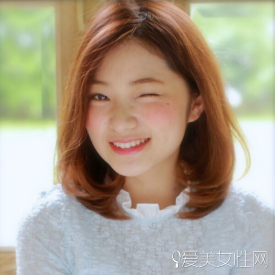 韩系气质齐肩披肩发 塑造气质美女