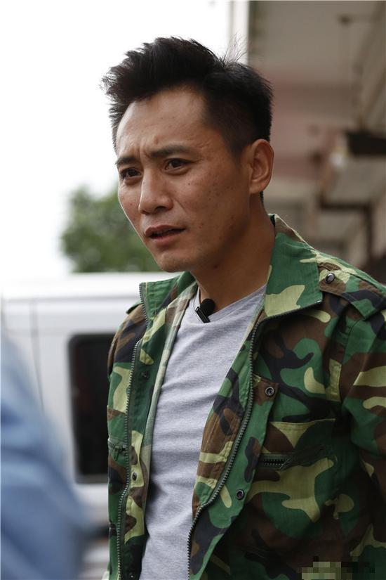 《爸爸3》刘烨卖儿子换冰箱吓傻诺一 街边喝可