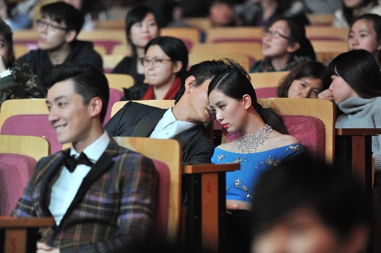 刘诗诗被郑恺画成女鬼坚强握拳 吴奇隆默认将