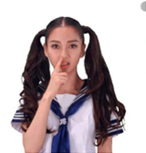 baby推出微信真人表情包 穿校服清新逗比