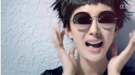 曾轶可撞脸杨幂 晒近照被指P图过度\/图